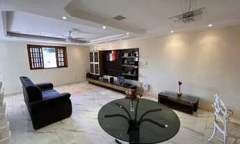 Imagem 2: Casa Triplex Frente de Rua com 08 Quartos, Piscina e Terraço com Área Gourmet