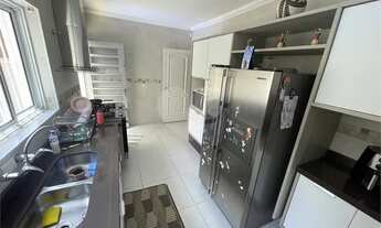 Imagem 7: Lindo e amplo Sobrado na Região da Avenida Guapira com piscina, churrasqueira e quintal