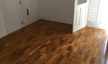 Imagem 6: Sobrado com jardim, 4 dormitórios e 3 vagas próximo ao centro comercial do Jardim Bonfigli