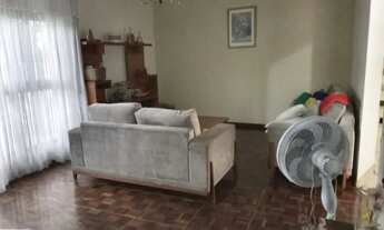 Imagem 2: Sobrado para aluguel e venda possui 230 metros quadrados com 3 quartos