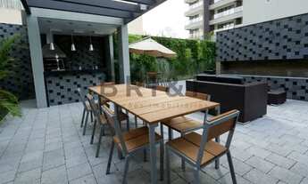 Imagem 7: Studio Brooklin na frente da estação de metrô