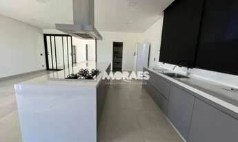 Imagem: Casa com 3 quartos para alugar, 709 m²