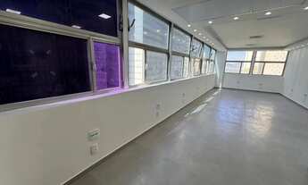 Imagem 5: Linda Sala Comercial Reformada e Iluminada