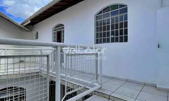 Imagem: Casa com 02 quartos, sendo um suíte e varanda