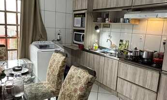 Imagem 3: Casa residencial semimobiliada, com 3 quartos, 1 banheiro e 2 vagas de garagem