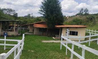 Imagem: Chácara com riacho