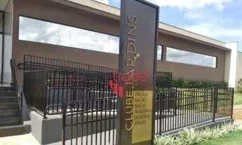 Imagem: Terreno à Venda em Condomínio Fechado