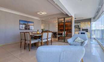 Imagem 3: Apartamento de luxo com 3 suítes e 3 vagas na Aclimação, SP: 176m² de puro conforto e sofi