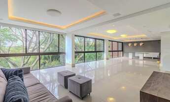 Imagem 2: Alto Padrão no TERRAZAS: 4 Suítes, 312m² e Vista Incrível para a Natureza