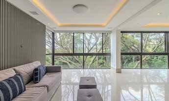 Imagem 4: Alto Padrão no TERRAZAS: 4 Suítes, 312m² e Vista Incrível para a Natureza