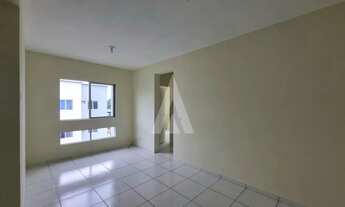 Imagem 2: Apartamento com 2 quartos, cozinha com armários e interfone no bairro Vila Nova