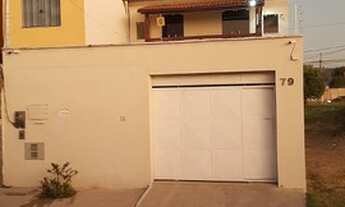 Imagem: Casa à venda com 3 dormitórios, localizada