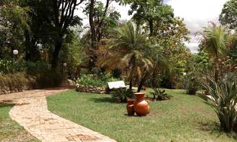 Imagem 3: Casa de condomínio para venda tem 220 metros quadrados com 4 quartos