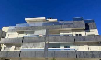 Imagem 2: Cobertura de luxo em Canasvieiras, três suítes e três vagas de garagem a 50 metros da Prai