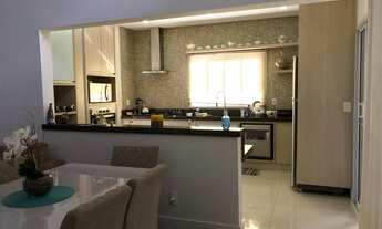 Imagem 3: Casa com muito verde no Residencial Villa Lombarda, em Valinhos - SP