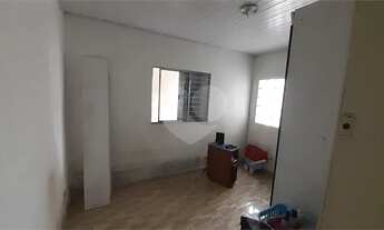 Imagem 7: Casa a Venda na Vila Guarani com 02 dormitórios, 01 banheiro e 01 vaga de garagem