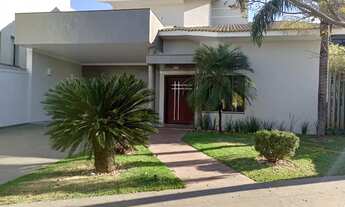 Imagem 4: Casa de condomínio para aluguel tem 250 metros quadrados com 3 quartos