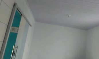 Imagem 3: Aluga uma kitnet grande com garagem pra carro pra rapaz