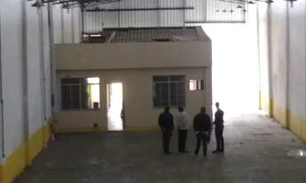 Imagem 5: Aluga-se Galpão com 784 m², na Av. Santa Cruz em Realengo