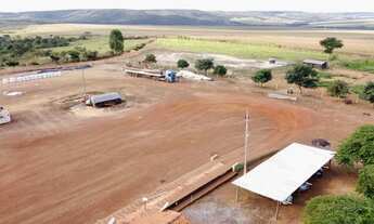 Imagem: Fazenda a venda, entre Paracatu e Cristalina