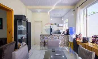 Imagem 6: Casa Aconchegante no Bairro Patronato Conforto, Economia e Localização Estratégica