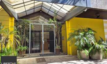 Imagem 2: Sala reformada com box