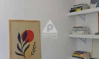 Imagem 2: Privilégio Imóveis vende sala toda reformada no Centro do Rio