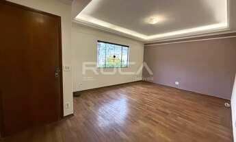 Imagem 7: Casa Padrão de 3 Dormitórios com Piscina e Churrasqueira no Parque Fehr, São Carlos