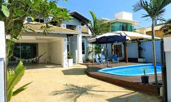 Imagem 7: Casa para aluguel possui 200 metros quadrados com 4 quartos em Praia de Mariscal - Bombinh