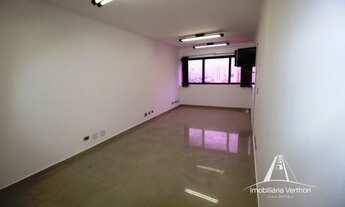 Imagem 3: Vendo ótima sala comercial, 31m2, 2 banheiros, 1 vaga, na Av. Fagundes Filho, 200m do Metr