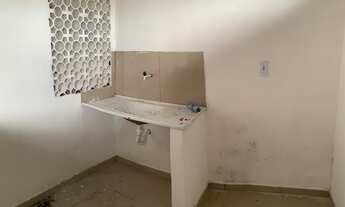 Imagem 5: Casa para aluguel possui 50 m2 com 2 quartos em Pan Americano - Fortaleza - Ceará