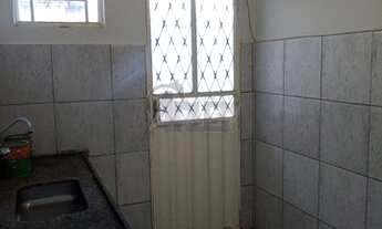 Imagem 5: Casa de 3 quartos com lote de 190m² com um barracão no fundo