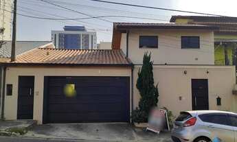 Imagem 7: Sobrado para aluguel e venda tem 352 metros quadrados com 4 quartos