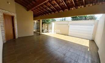 Imagem 2: Casa para aluguel, 3 quartos, 1 suíte, 4 vagas, Chácaras Tubalina e Quartel - Uberlândia/M