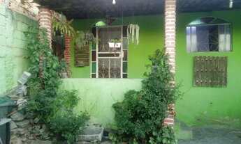 Imagem: Casa 5 comodos. Toda murada. (Casa em beco)