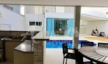 Imagem 3: CASA PARA ALUGAR NO CONDOMÍNIO ARUÃ, 300M2, 4 DORM, PISCINA, ÁREA GOURMET E PORTÃO AUTOMÁ