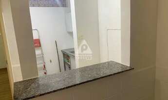 Imagem 4: Quarto sala com área externa na quadra da praia