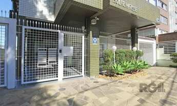 Imagem 3: Apartamento de 3 dormitórios, suíte e 2 vagas de garagem no bairro Petrópolis em Porto Ale