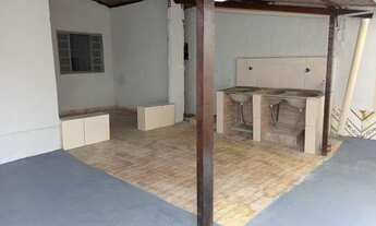 Imagem 2: Alugo casa na Vila Brasília. Avenida com ótima localização