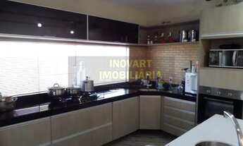 Imagem 4: Casa de condomínio para venda possui 200 metros quadrados com 3 quartos