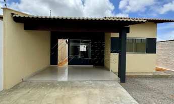 Imagem: Casa com 2 Quartos, Amplo Terreno e Ótima