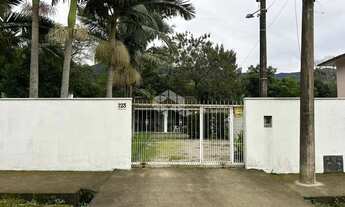 Imagem 6: Casa com 2 quartos/dormitórios no bairro Praia de Fora, em Palhoça - SC