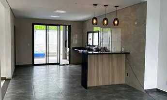 Imagem 2: Casa à Venda em Loteamento de Atibaia Piscina, Varanda e Espaço Home Off