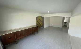 Imagem 2: Casa para Venda em Curitiba, São Braz, 4 dormitórios, 2 suítes, 4 banheiros, 4 vagas