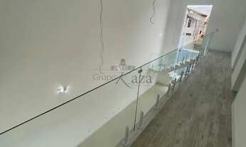 Imagem 4: Oportunidade - Casa Sobrado - Villa Branca - Jacareí - 3 Suítes - 243m²