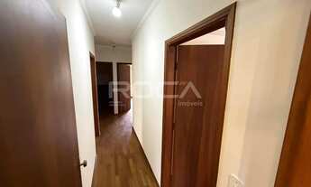 Imagem 6: Casa Padrão de 3 Dormitórios com Piscina e Churrasqueira no Parque Fehr, São Carlos