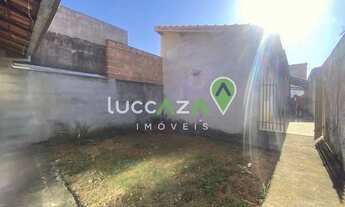 Imagem 2: Imperdível Casa à Venda em Jacareí-SP, Bairro Bandeira Branca: 2 Quartos, 1 Suíte e 130m²