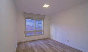 Imagem 3: Amplo apartamento reformado no coração do Bom Fim