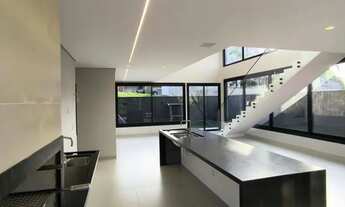 Imagem 5: Casa Tríplex Com Vista Definitiva para Mata