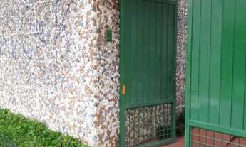 Imagem 2: Casa comercial com ampla área externa